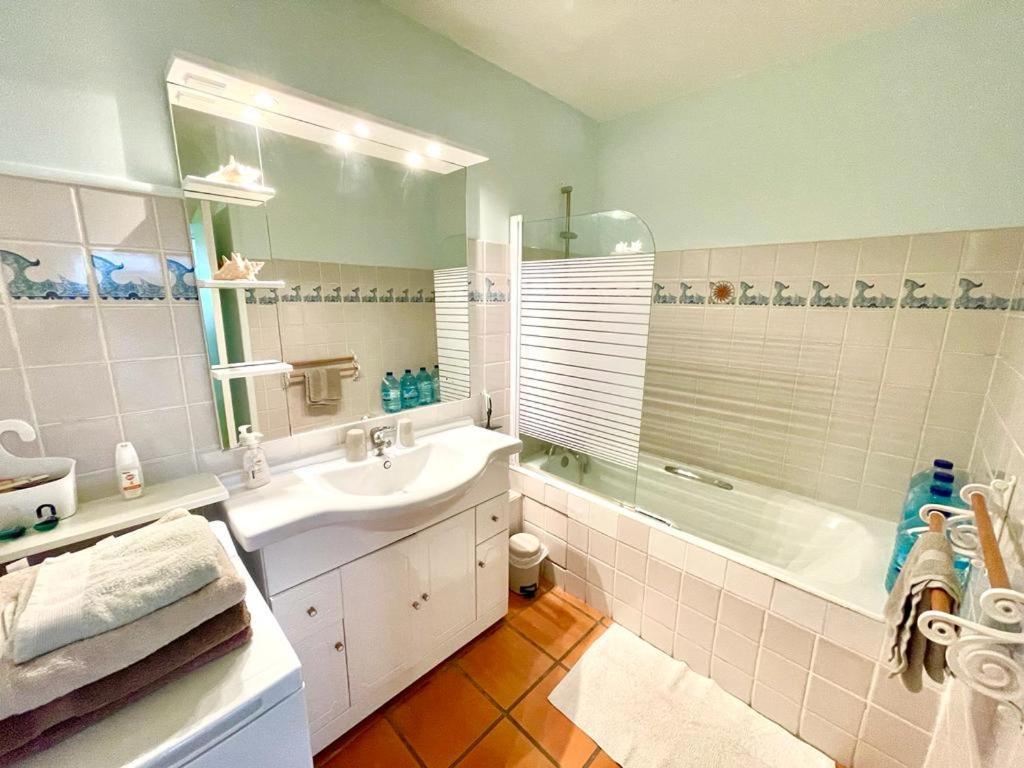 Guadeloupe- Saint-Francois- Residence Anse Des Rochers - Appartement Quart De Villa Etage - Vue Mer- 4 Personnes - Lit Bebe Sur Demande - Citerne Et Wifi Prives -Animaux Ok-Acces Plage Direct -Apnee Bien-Etre Experience Sur Demande Avec Instructeur A Exterior photo